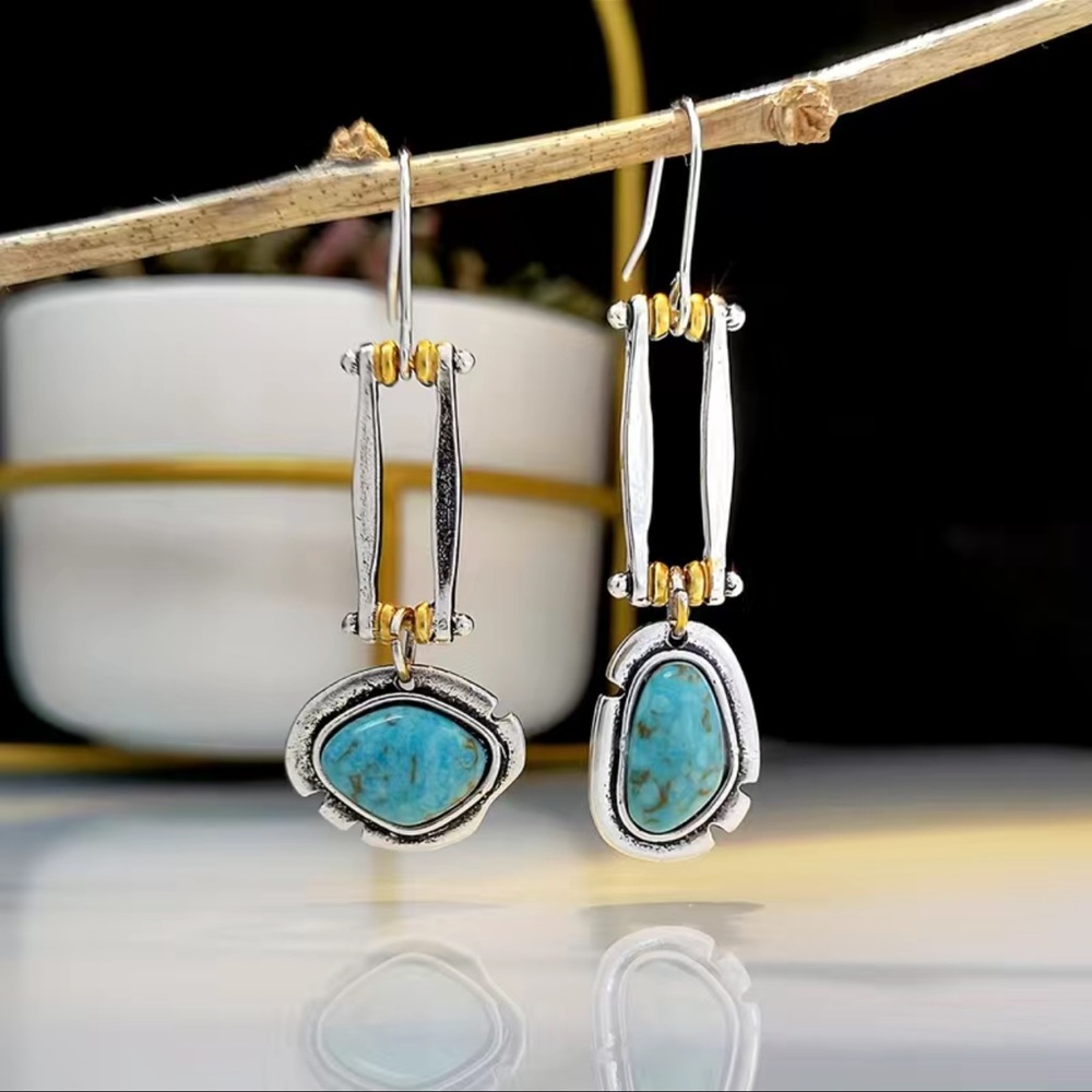 NWT Creative Vintage Turquoise Long Swing Asymmetrical Earrings